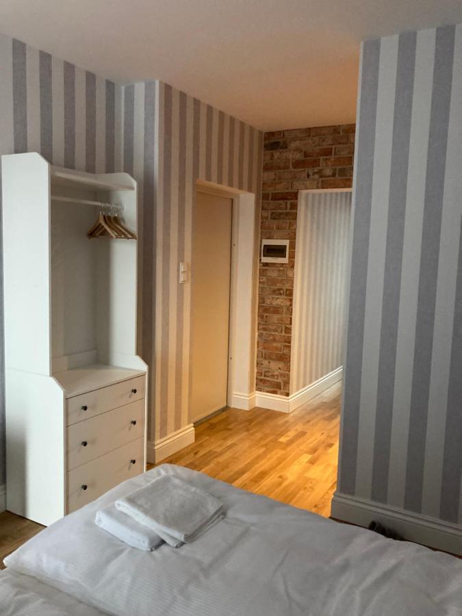 W Starym Porcie - Apartament - 2 Sypialnie Криница Морска Екстериор снимка